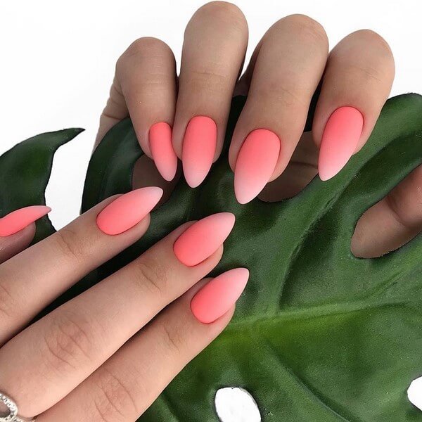 Matte Gradient Maniküre