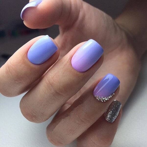 Ombre Maniküre mit Strass und Funkeln
