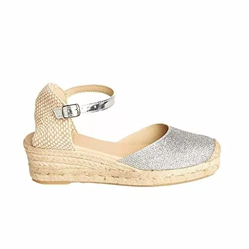 NOESLOMISMO BY DILEMA Sandalen & Slides No es lo mismo - Espadrille - Sandalen aus Jute mit Keilabsatz für Damen | Plateauschuhe Espadrille mit Schnalle und geschlossene Schuhspitze| Druck Farbe: Iridium Silber | Größe von 35 bis 41