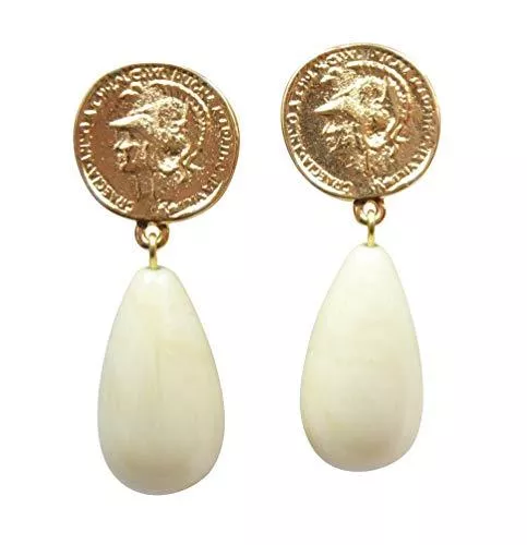 Mugello Schmuck Leichte sehr große Ohrstecker Ohrringe vergoldet Münze Anhänger beige elfenbein tropfen-förmig ausgefallen Geschenk Statement Fashion Designer JUSTWIN